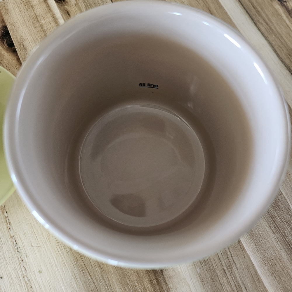Le Creuset Yellow Butter Crock - Picture 3 of 5